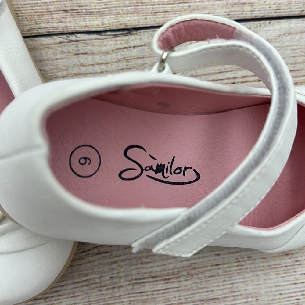 White Maryjanes in Perfect Condition Girls Size 9 - Picture 5 of 5